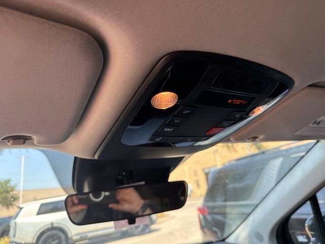Certified 2025 Kia Carnival FWD image 23