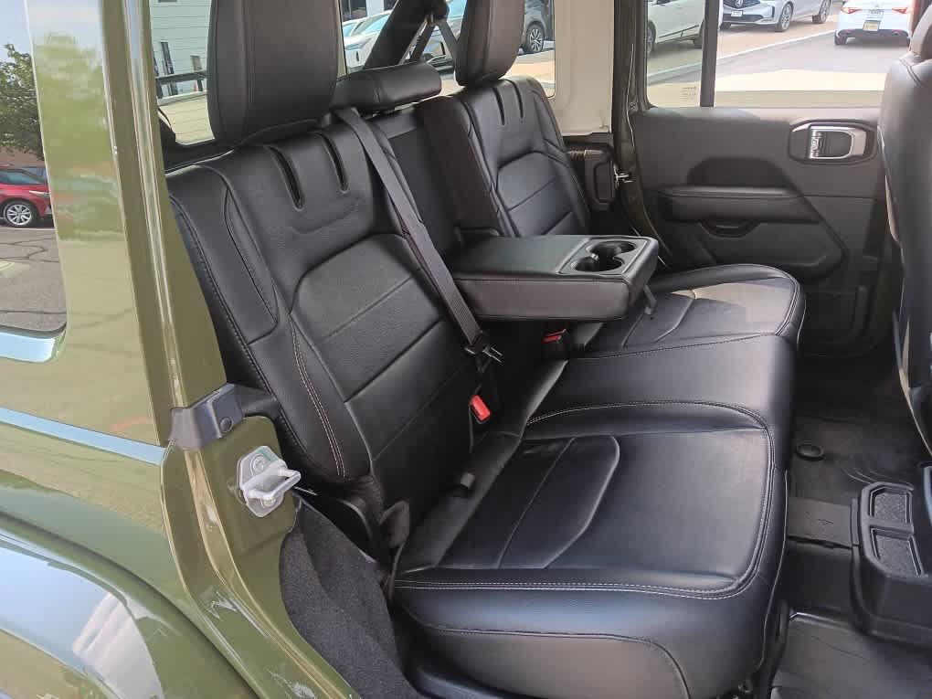 Used 2023 Jeep Wrangler Unlimited Sahara w/ Cold Weather Group AWD/4WD image 19