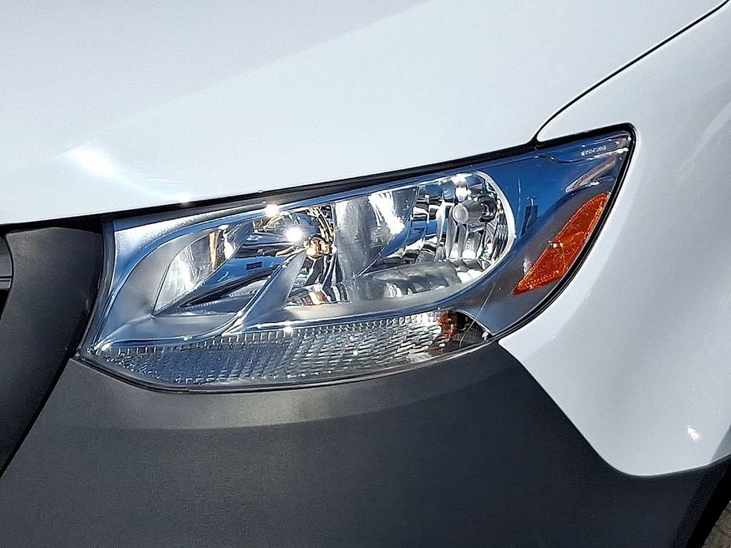 Used 2025 Mercedes-Benz Sprinter 2500 image 9