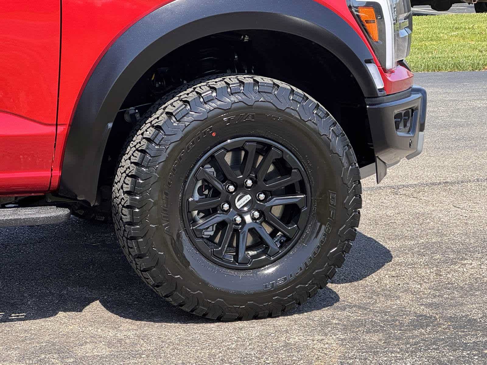 Used 2025 Ford F150 Raptor AWD/4WD image 42