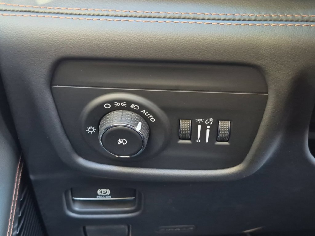 New 2027 Jeep Grand Cherokee Summit AWD/4WD image 18