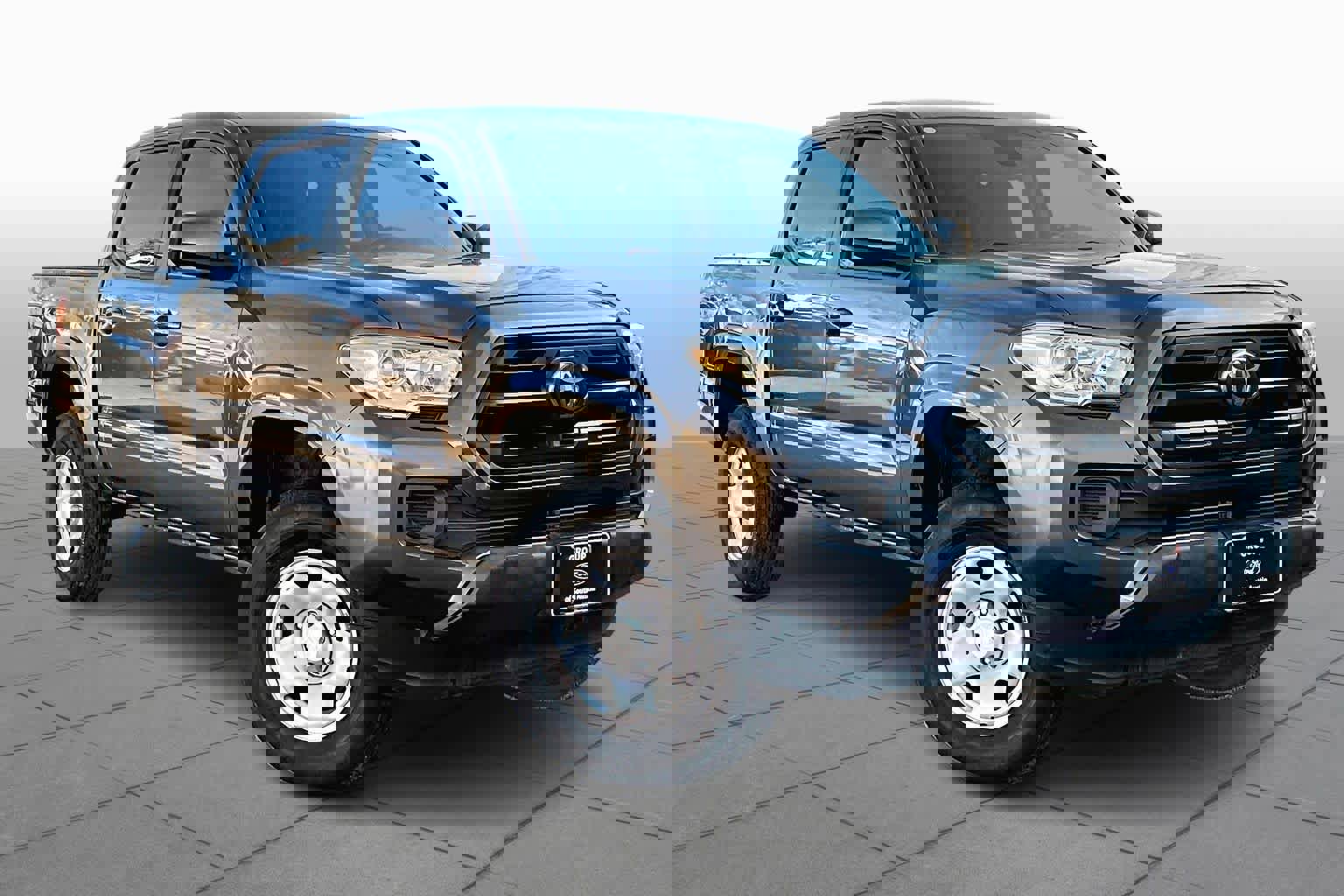 Used 2019 Toyota Tacoma SR w/ SR Convenience Package image 3