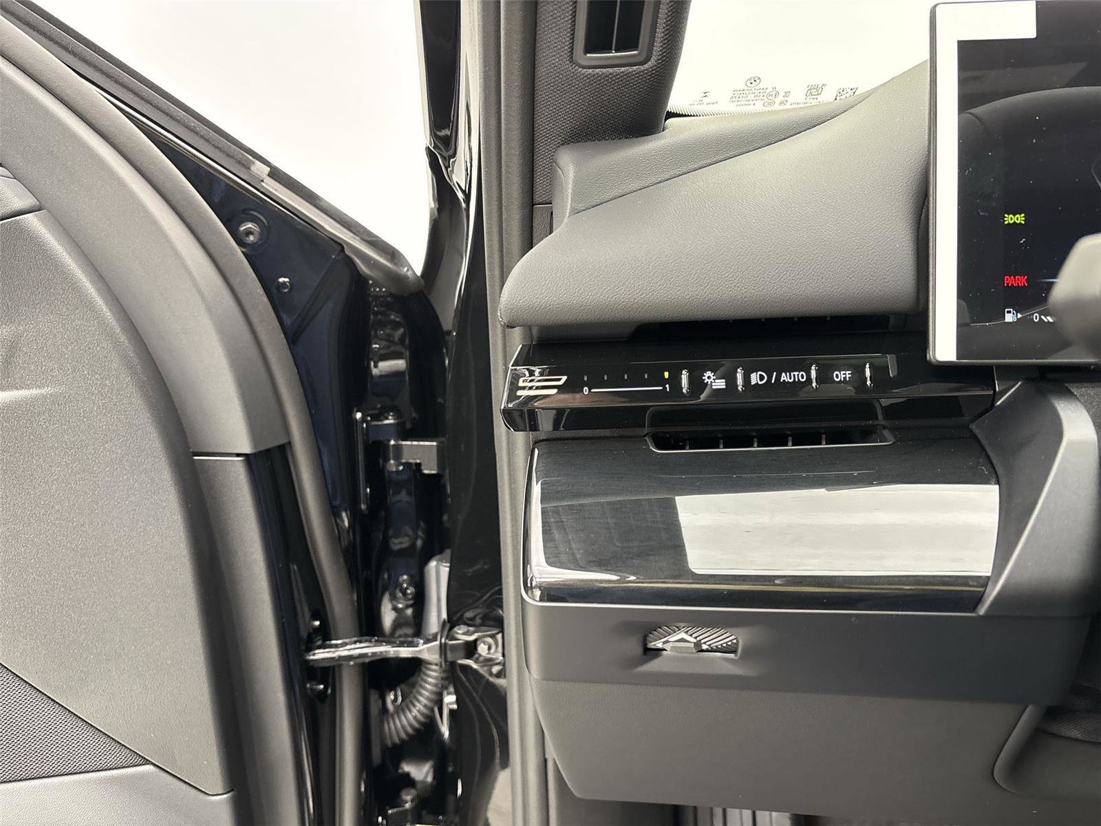 New 2026 BMW 530i xDrive w/ Premium Package image 31