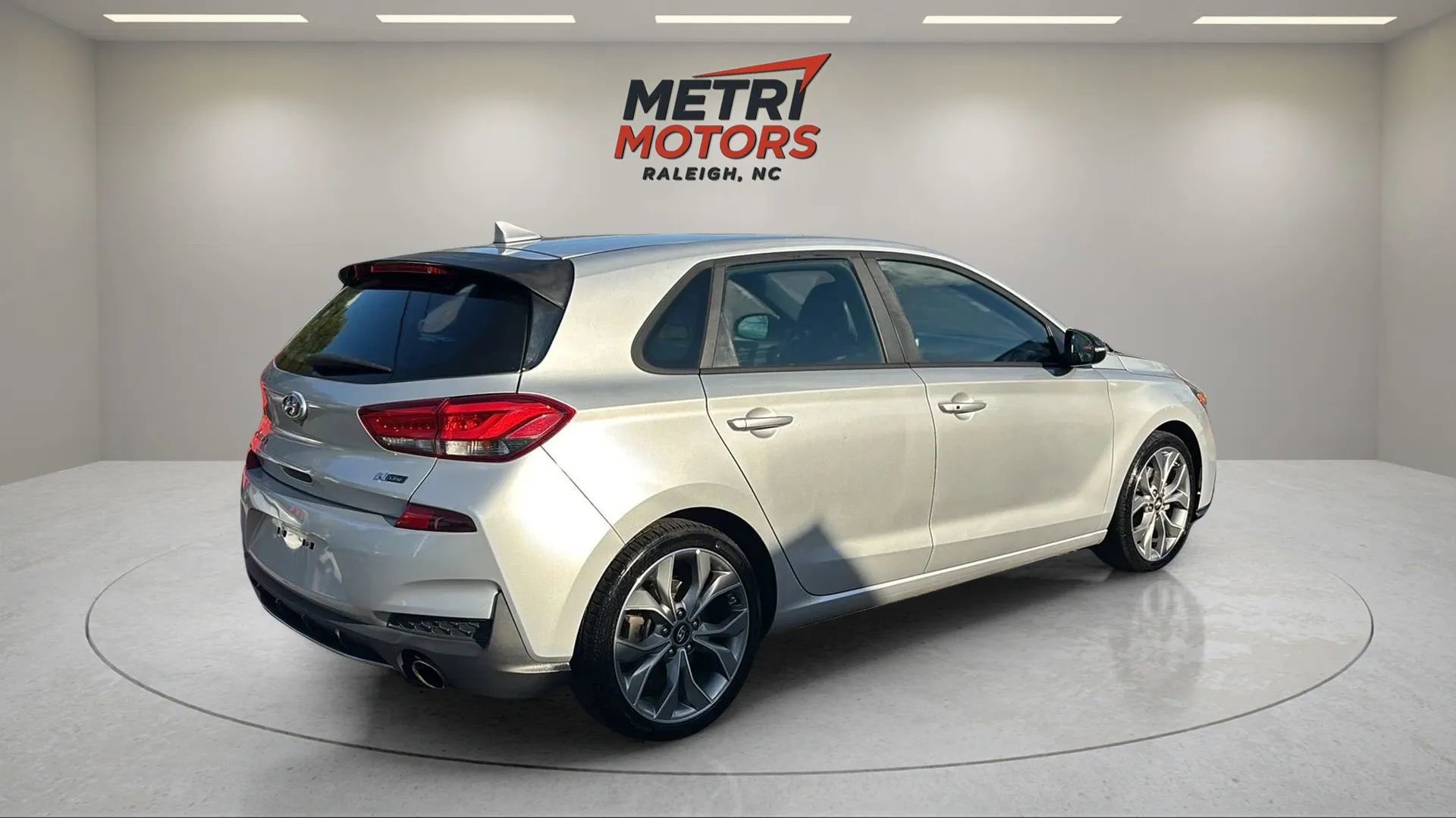Used 2019 Hyundai Elantra GT N Line image 5