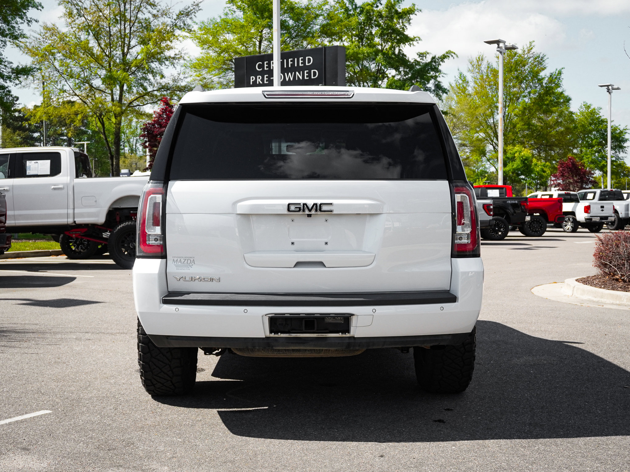 Used 2019 GMC Yukon SLT w/ Graphite Performance Edition AWD/4WD image 9