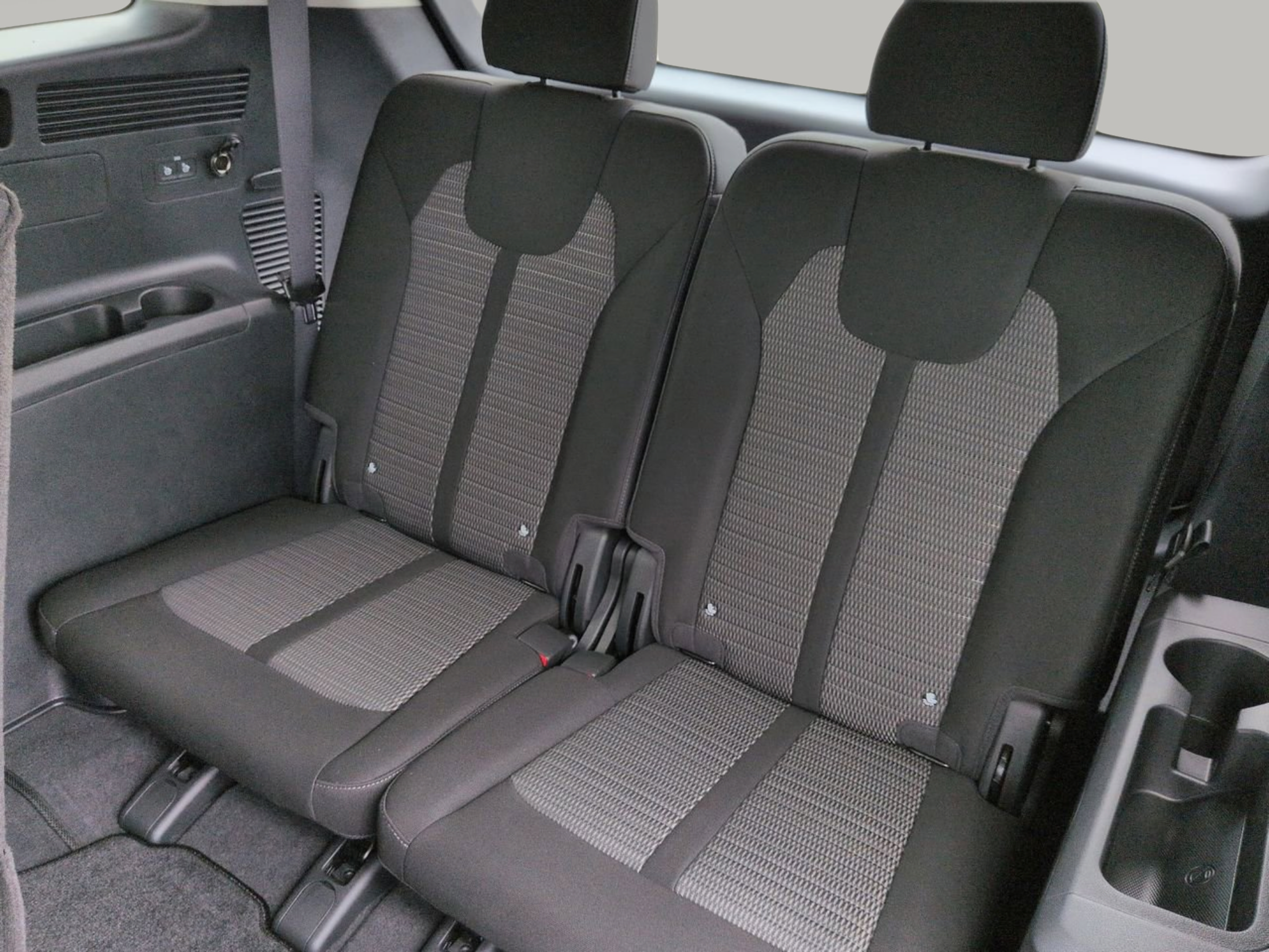 New 2026 Kia Sorento LX FWD image 32
