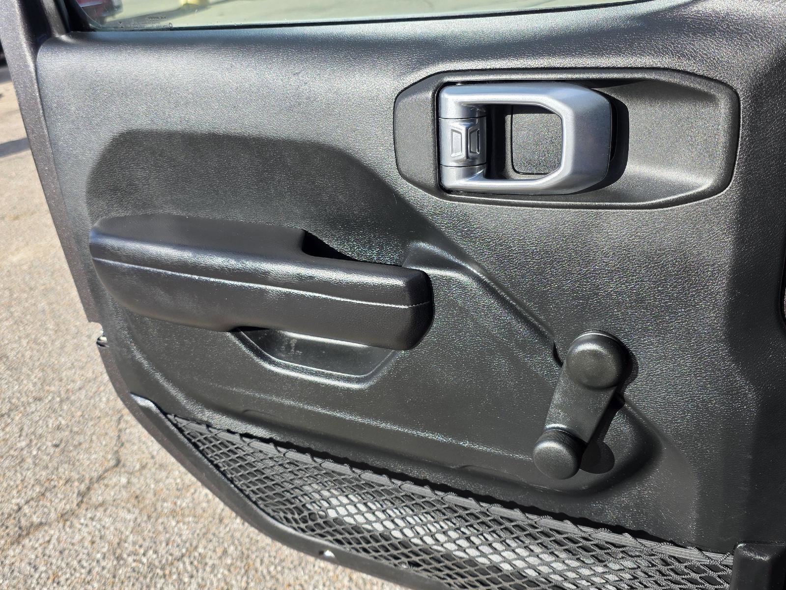 Used 2018 Jeep Wrangler Unlimited Sport image 39