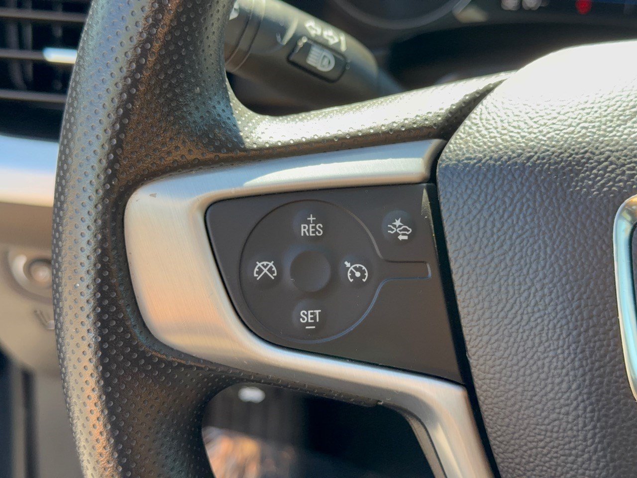 Used 2024 GMC Terrain SLE FWD image 18