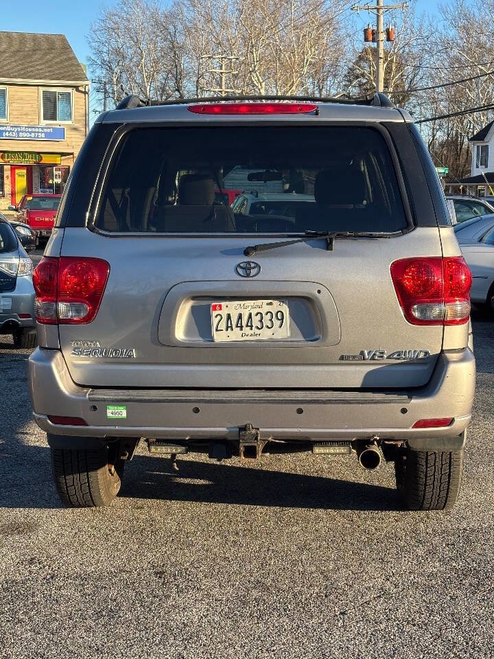Used 2005 Toyota Sequoia SR5 image 6