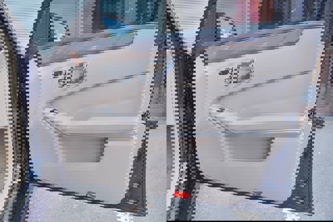 Used 2014 Mercedes-Benz E 350 Sedan w/ Premium 1 Package image 38