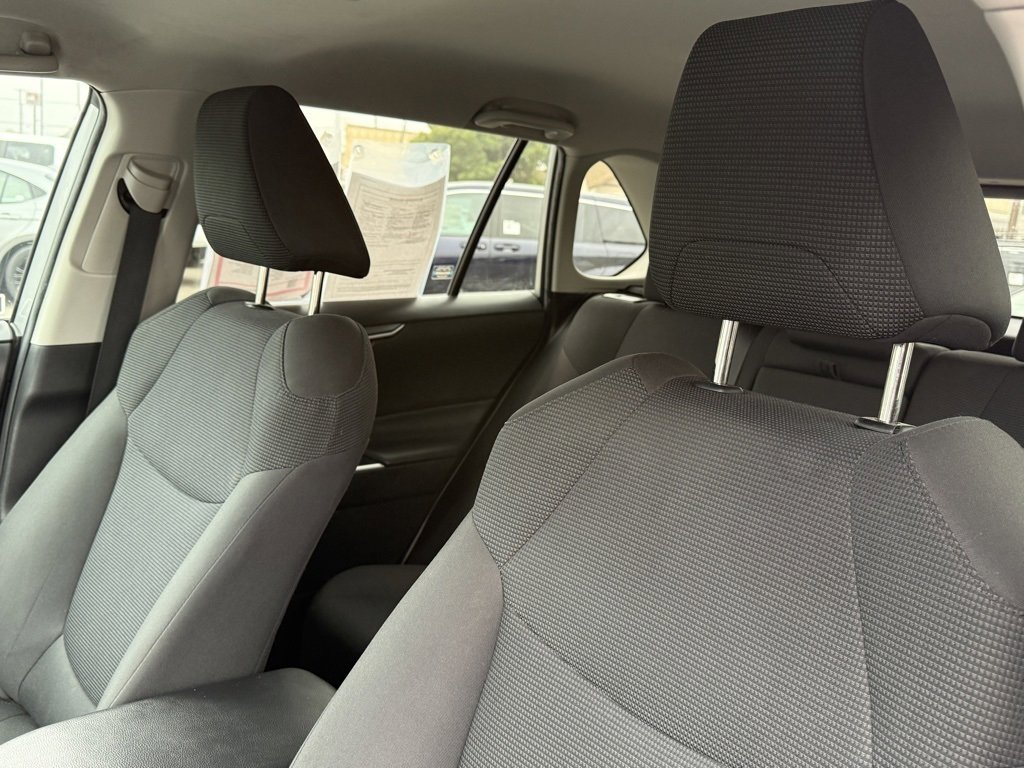 Used 2020 Toyota RAV4 LE w/ Carpet Mat Package image 19