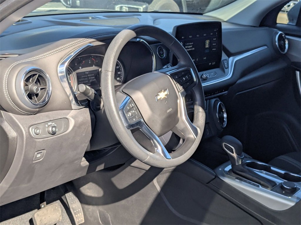 Used 2025 Chevrolet Blazer LT image 13