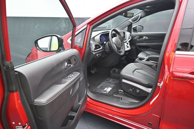 New 2027 Chrysler Pacifica Select AWD/4WD image 11