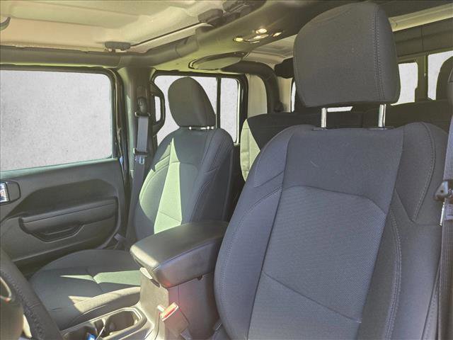 Used 2023 Jeep Gladiator Sport image 12