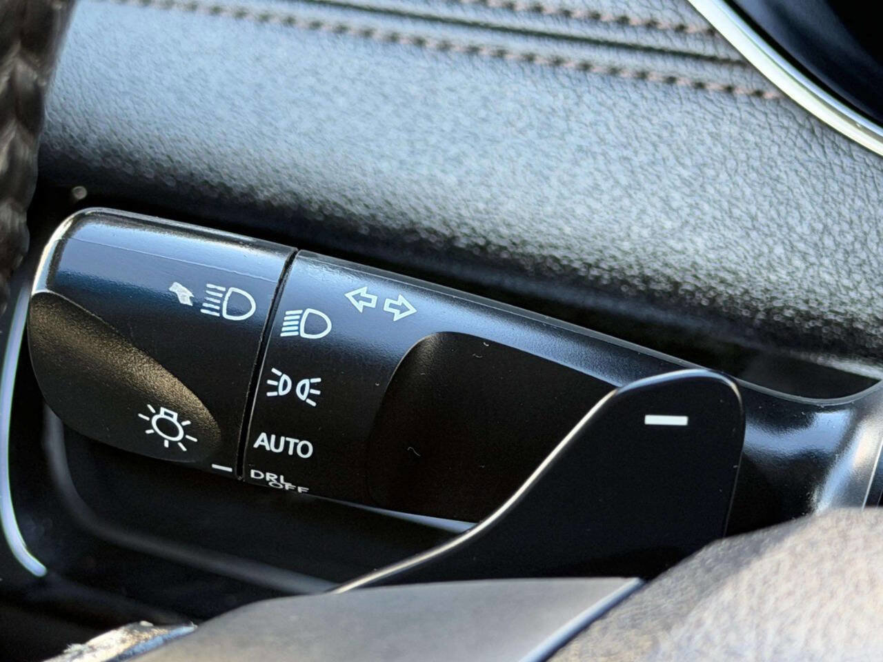 Used 2018 Toyota Avalon XLE image 15