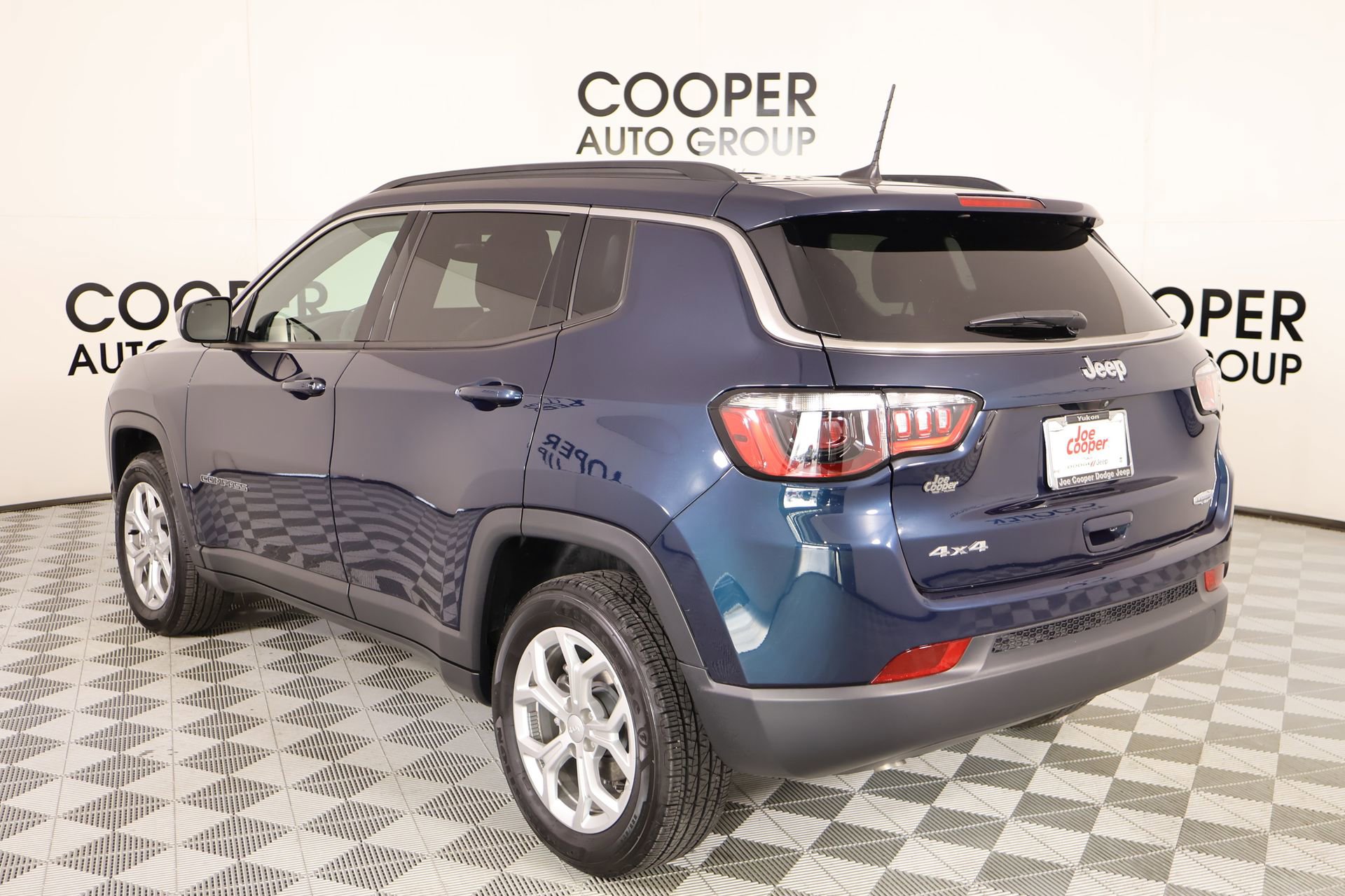 Used 2024 Jeep Compass Latitude image 22