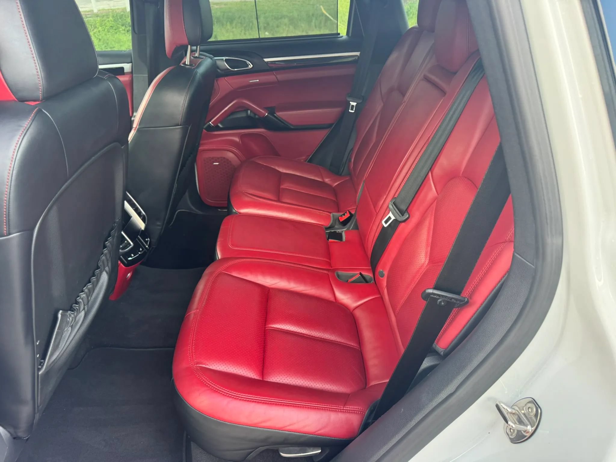 Used 2015 Porsche Cayenne S AWD/4WD image 19
