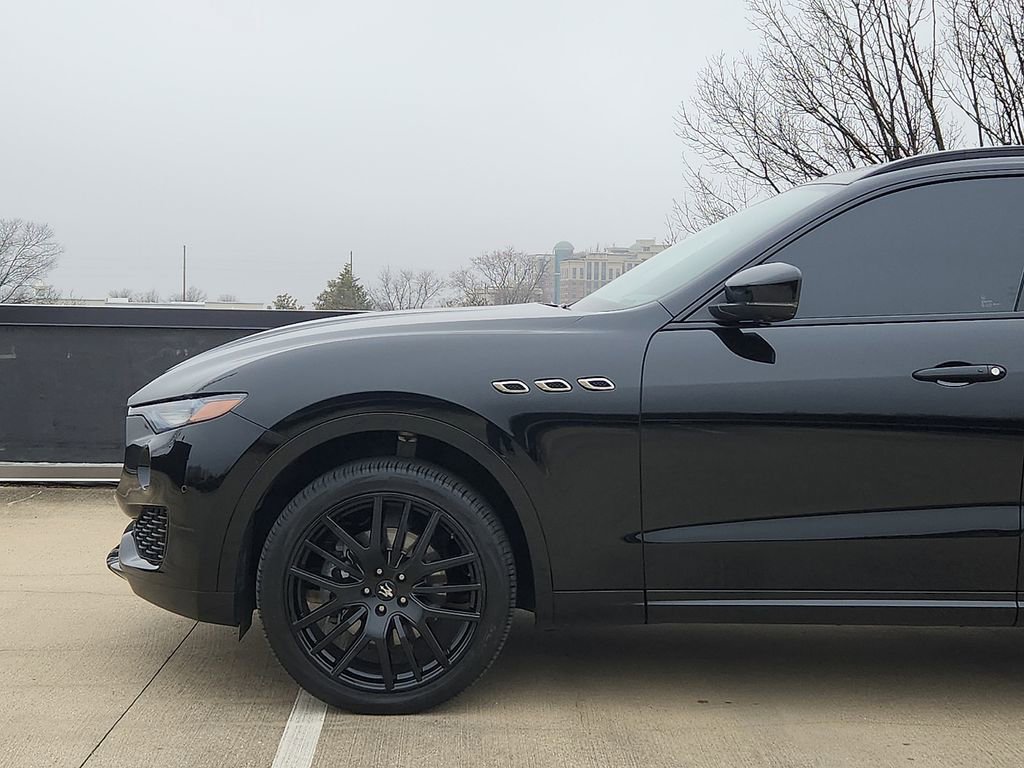 Used 2019 Maserati Levante image 5