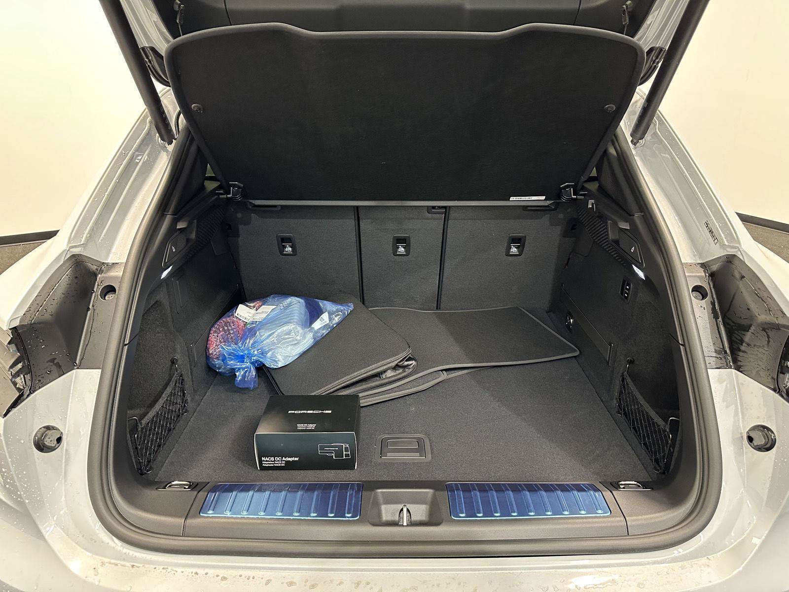 New 2026 Porsche Macan 4S Electric AWD/4WD image 37