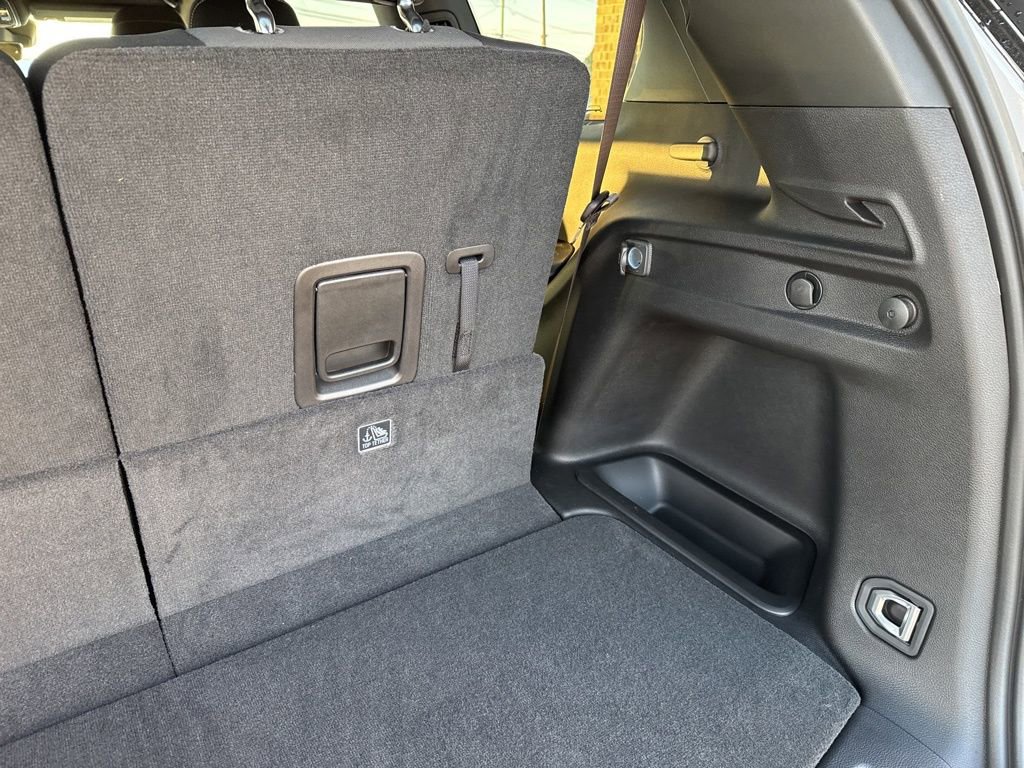 New 2025 Jeep Grand Cherokee L Laredo image 28