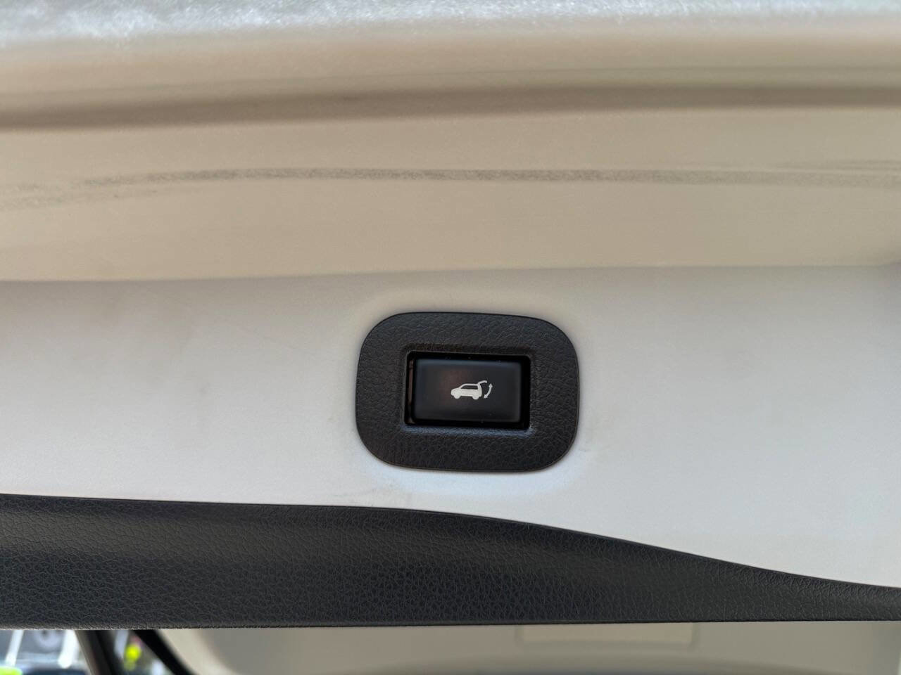 Used 2016 Nissan Rogue SV image 10