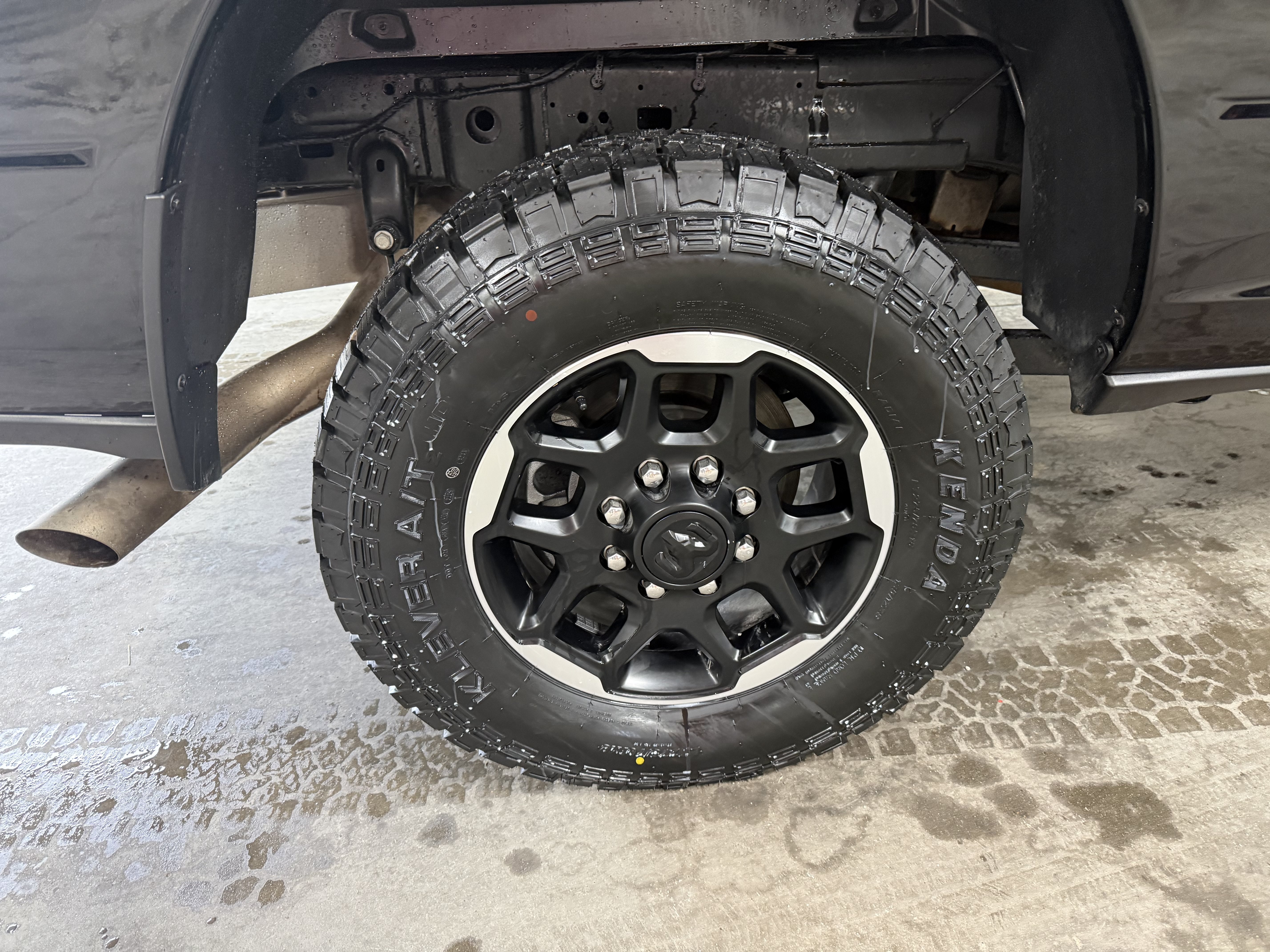 Used 2026 RAM 2500 Laramie AWD/4WD image 4