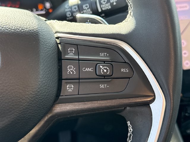 Used 2023 Jeep Grand Cherokee 4WD 4xe image 37