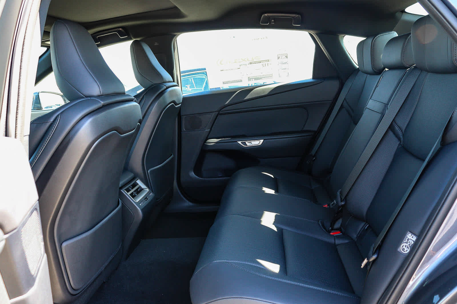 New 2026 Lexus ES 500e AWD/4WD image 21