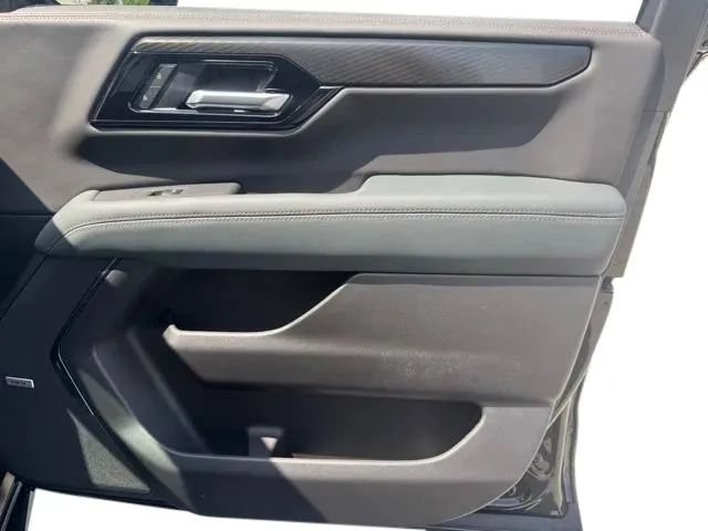 New 2026 GMC Yukon AT4 w/ AT4 Premium Plus Package AWD/4WD image 14