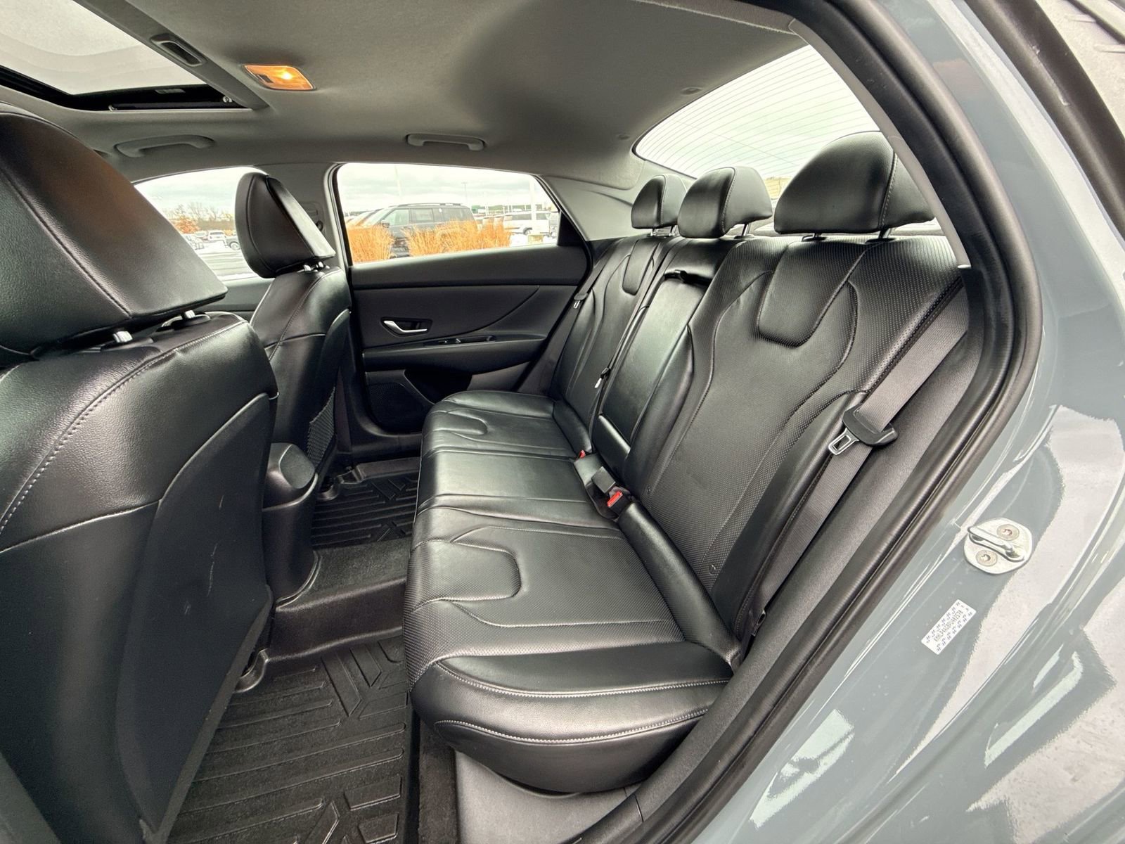 Used 2023 Hyundai Elantra Limited w/ Preferred Accessory Package image 24