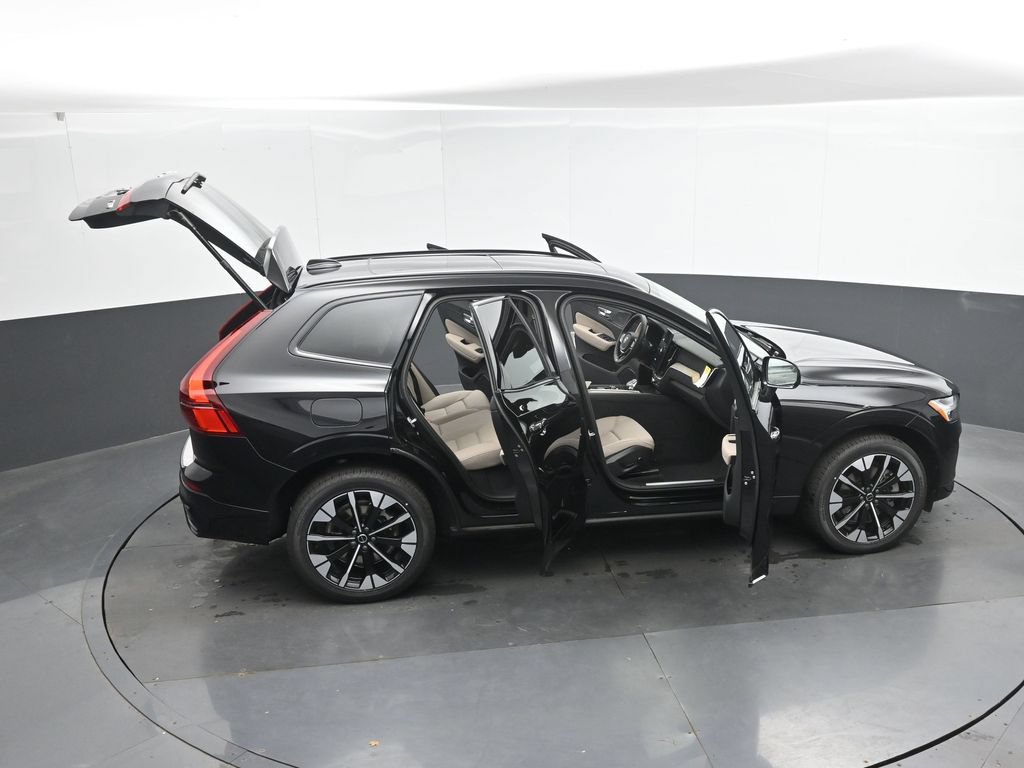 New 2026 Volvo XC60 T8 Plus w/ Protection Package Premier AWD/4WD image 44