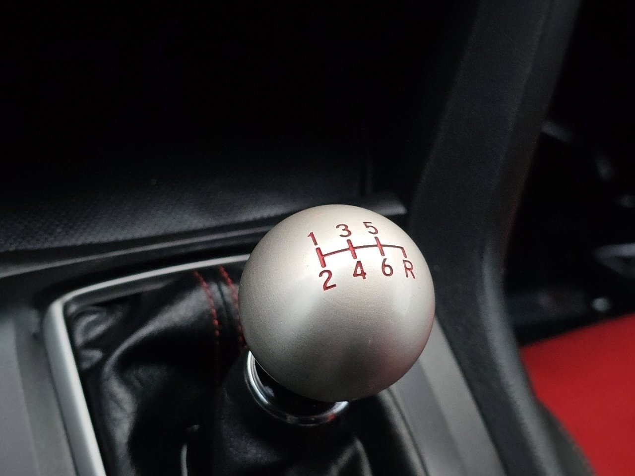 Certified 2018 Honda Civic Type R image 8