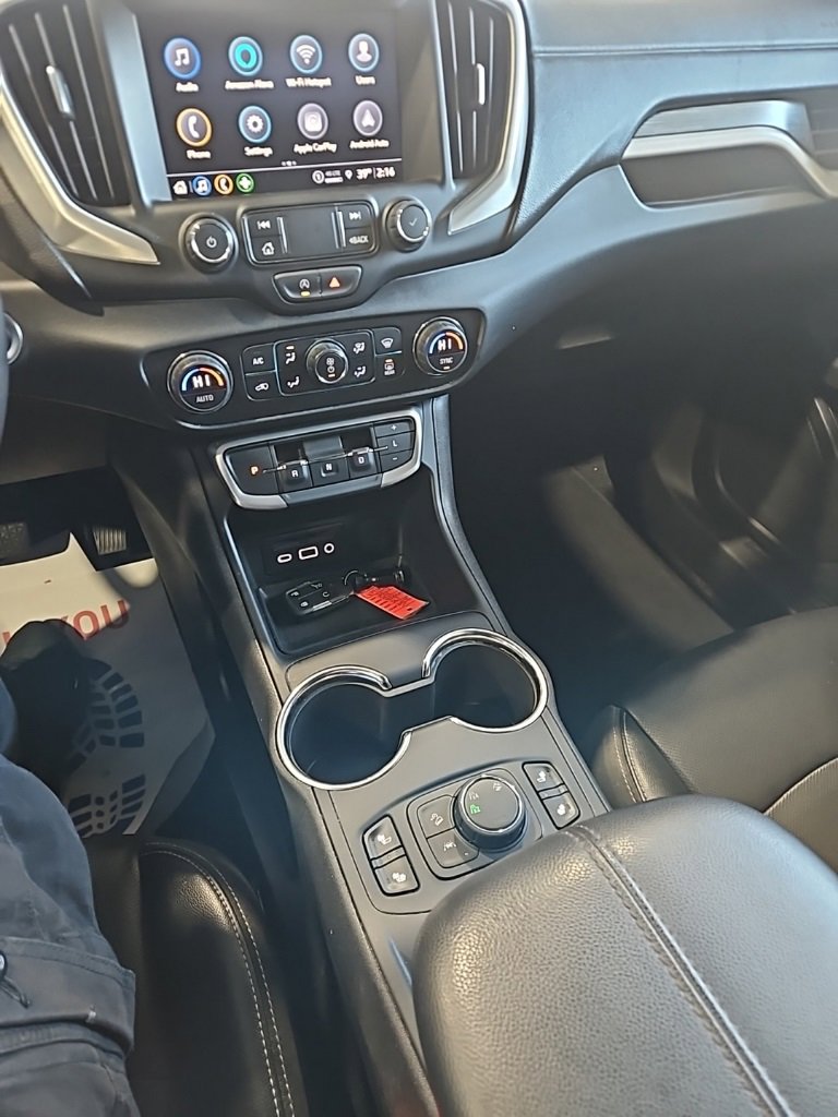 Used 2024 GMC Terrain SLT image 31