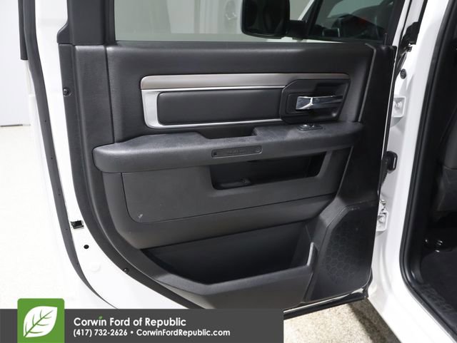 Used 2024 RAM 1500 Classic Warlock AWD/4WD image 16