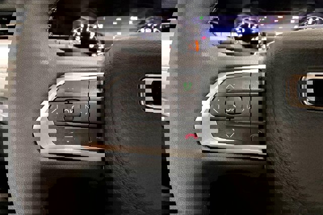 Used 2023 Jeep Compass Limited image 18