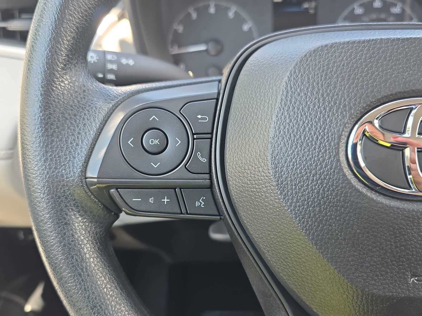 Used 2024 Toyota Corolla Cross L FWD image 16