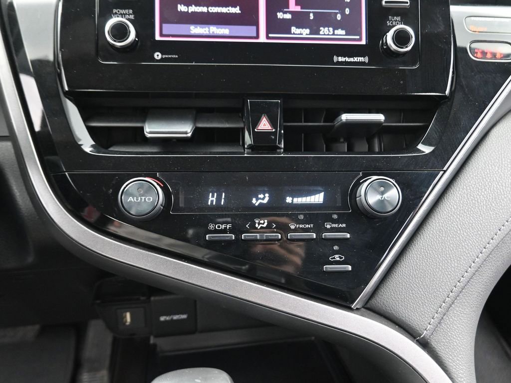 Used 2021 Toyota Camry SE image 11