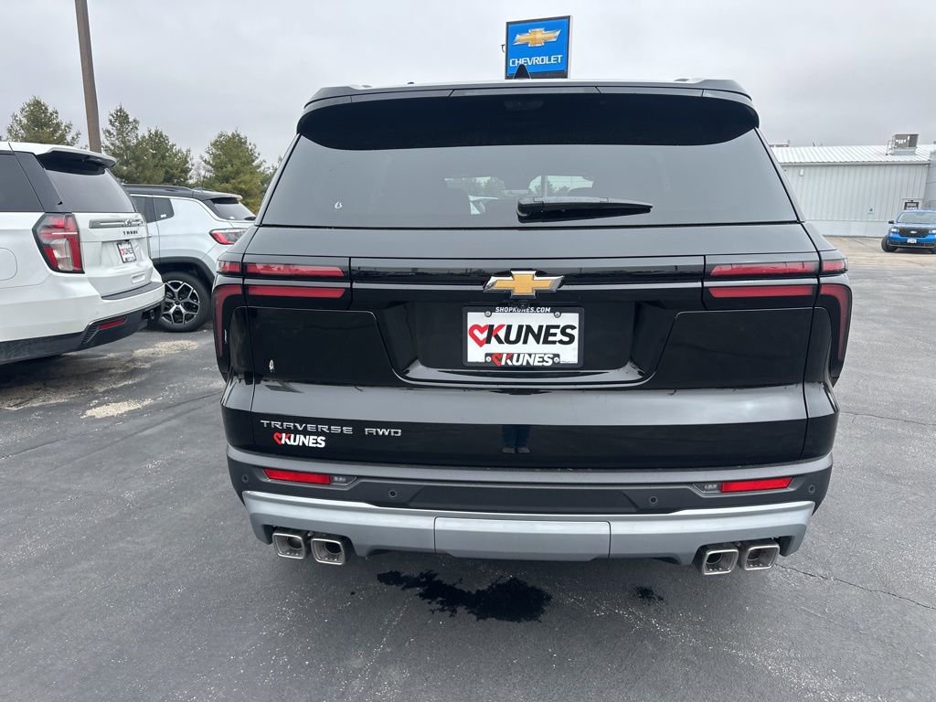 New 2026 Chevrolet Traverse LT w/ Driver Confidence Package AWD/4WD image 9