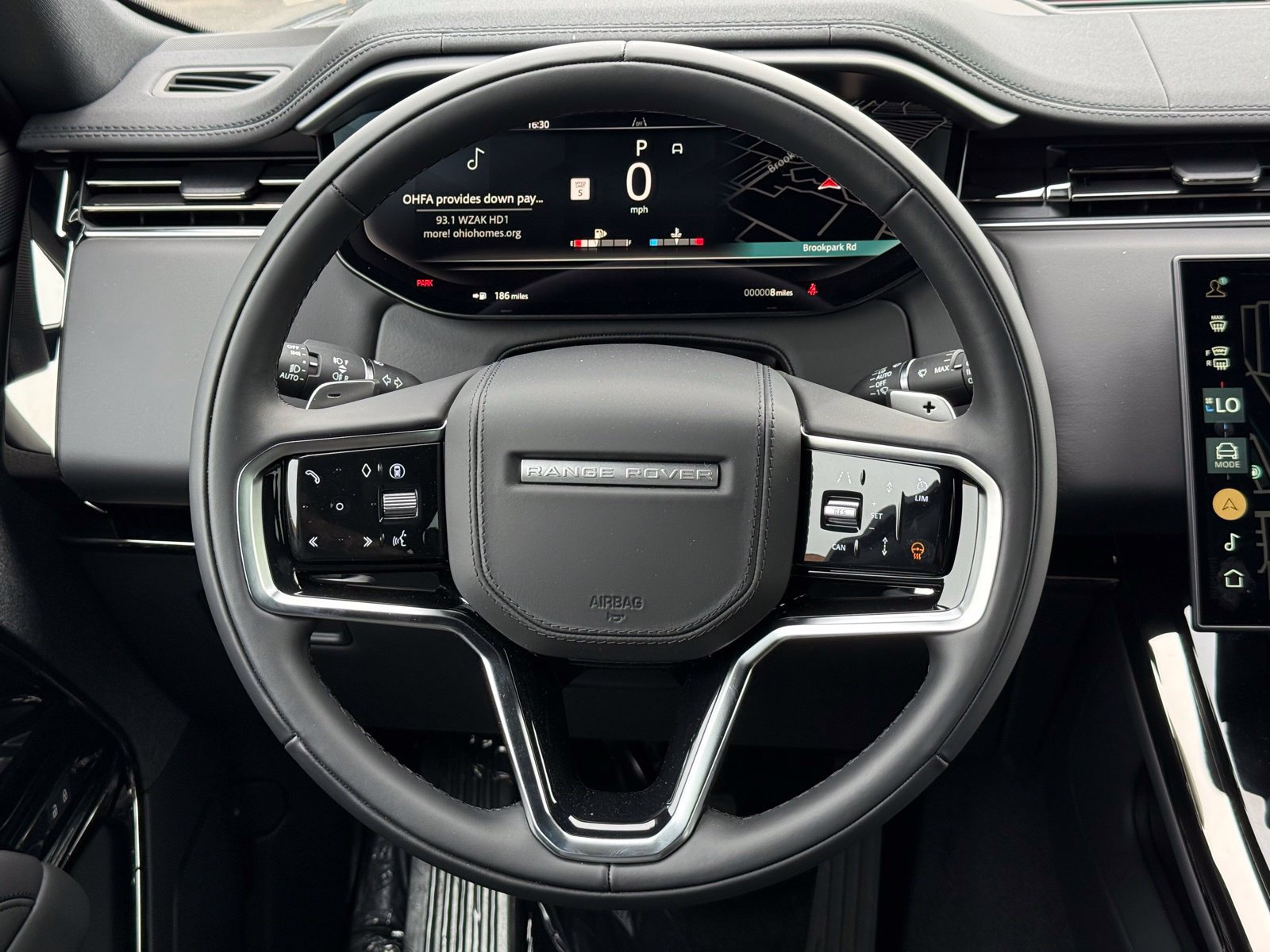 New 2026 Land Rover Range Rover Sport Dynamic SE AWD/4WD image 33