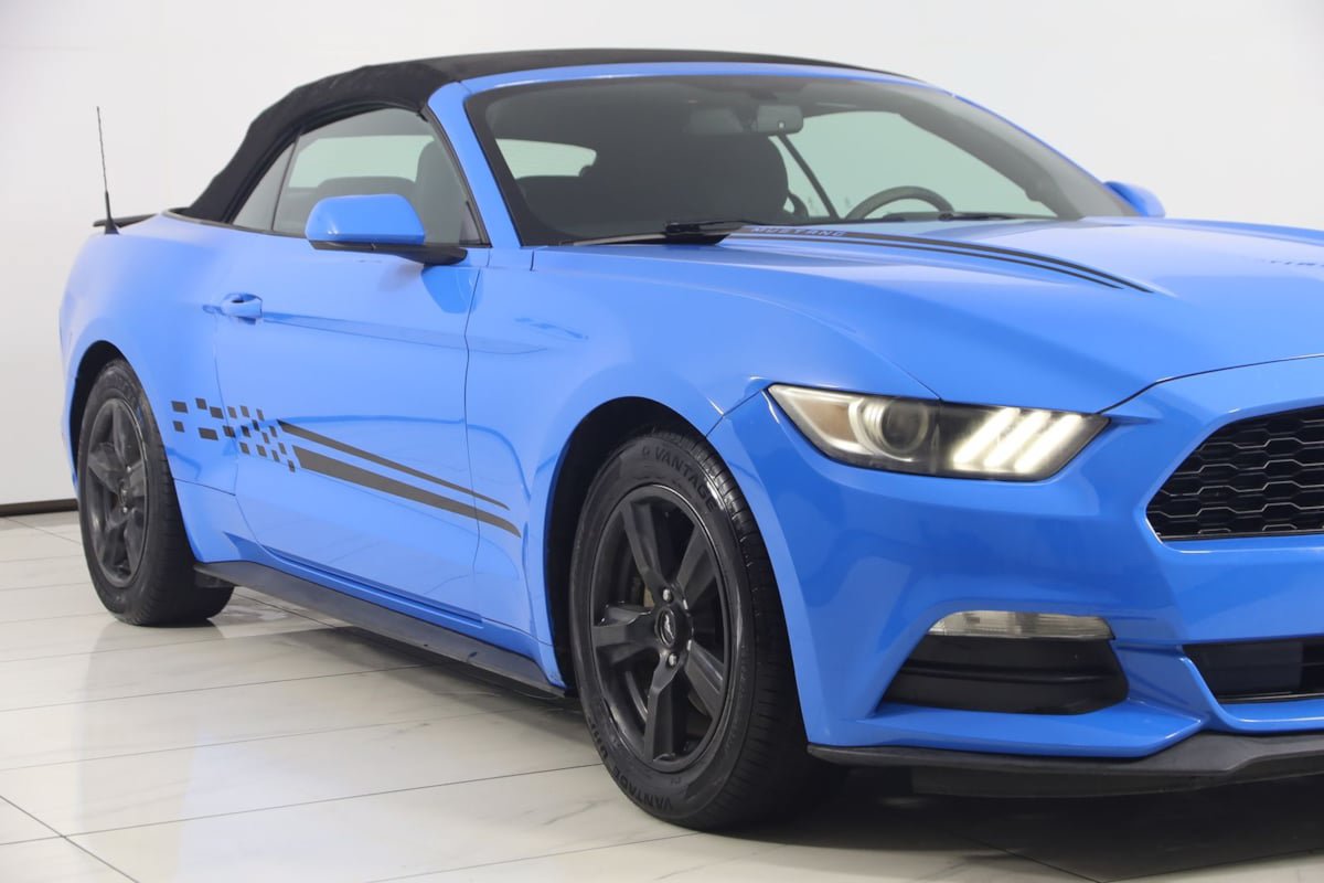 Used 2017 Ford Mustang Convertible RWD image 38