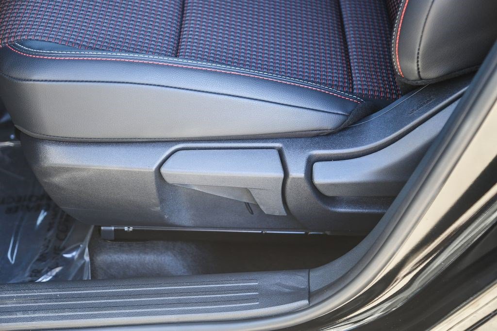 New 2026 Nissan Kicks SR FWD image 22