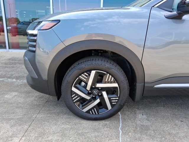 New 2026 Nissan Kicks SV w/ Cold Weather Package FWD image 5
