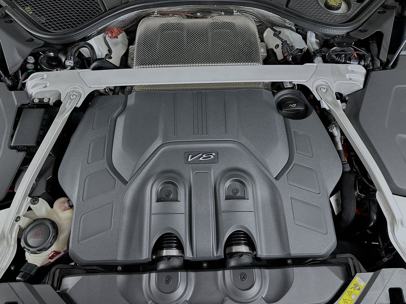 New 2026 Bentley Flying Spur V8 AWD/4WD image 16