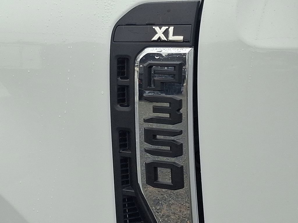 New 2025 Ford F350 XL w/ XL Chrome Package image 16