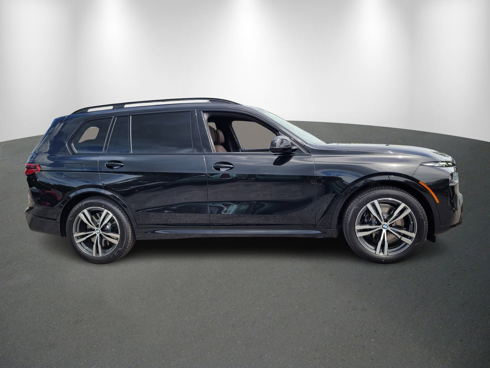 New 2026 BMW X7 M60i image 8