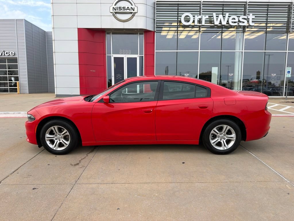Used 2022 Dodge Charger SXT RWD image 2