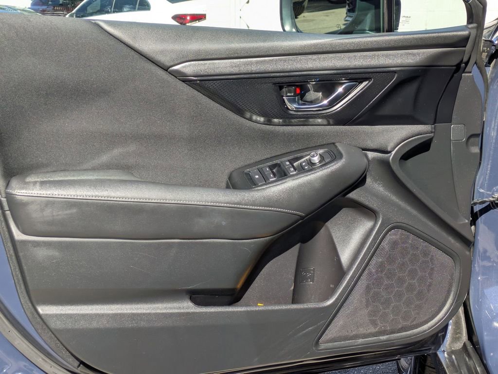 Used 2025 Subaru Outback Premium image 11