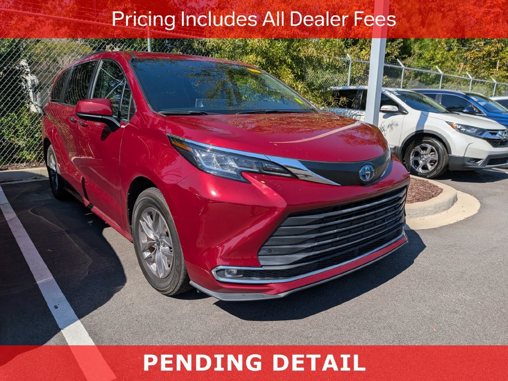Used 2022 Toyota Sienna XLE