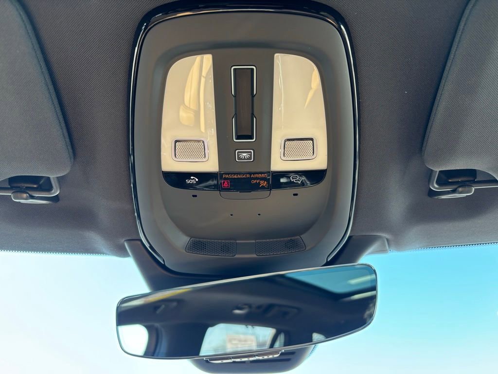 Certified 2024 Volvo XC90 T8 Ultimate w/ Protection Package Premier image 15