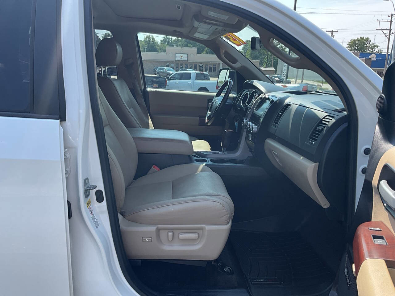 Used 2013 Toyota Sequoia Platinum image 33